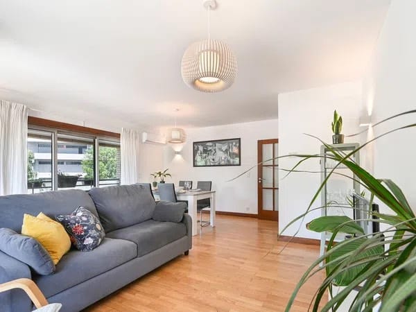 Arrendamento de Apartamento T2 na rua Júlio Lourenço Pinto