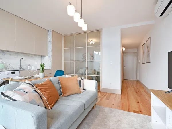 Arrendamento de Apartamento T1 na rua da Fontinha Camões - Gonçalo Cristóvão - Faria Guimarães, Cedofeita - Santo Ildefonso - Sé - Miragaia - São Nicolau - Vitória Ver mapa 1.200 €/mês Fiança de 1 mês 50 m² área bruta T1