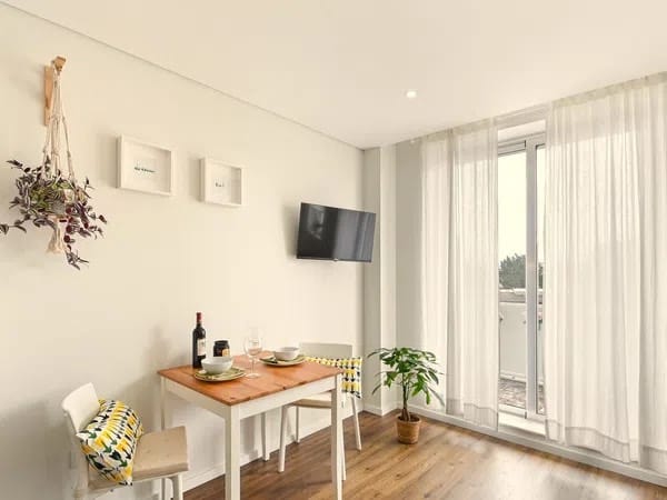 Estúdio T0 – sala de estar